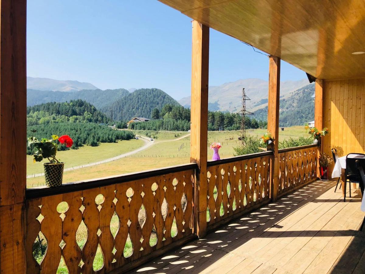Guest House Gere Omalo Exterior foto